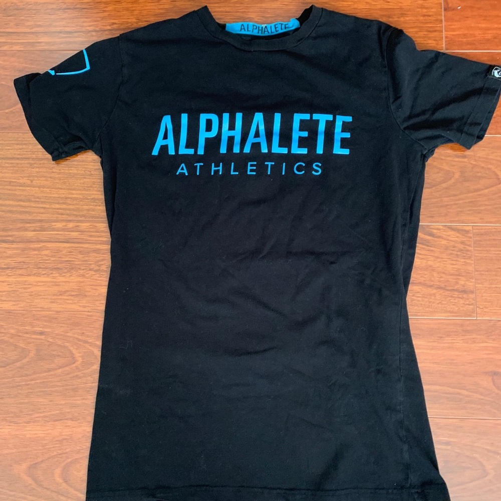 Alphalete shirt